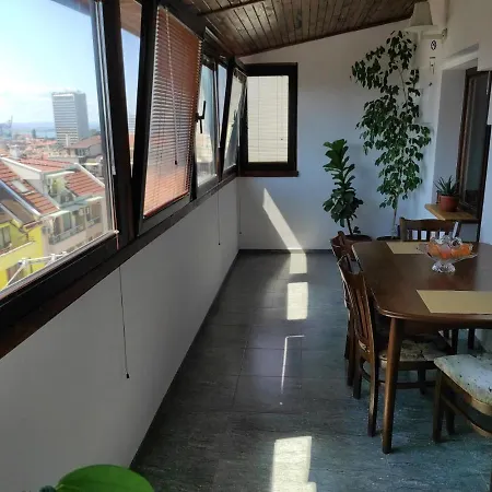 Spaciuos And Comfortable Lotus-top Location Apartmán