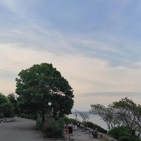 Spaciuos And Comfortable Lotus-top Location 公寓 *